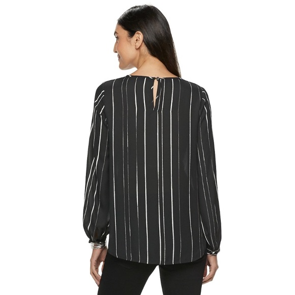 Women’s Apt. 9 Keyhole top ( black/pinstripe) - Picture 2 of 8